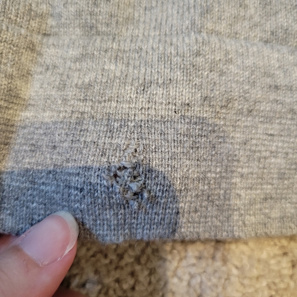 Theory Men's 100% Cashmere Reiser o 3 V-Neck Sweater **FLAWED** - Picture 8 of 14